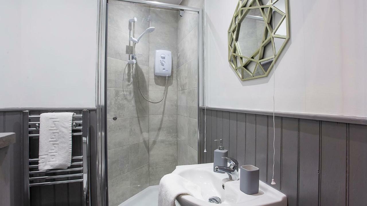 Stylish And Most Central 2 Bed -Free Parking York Bagian luar foto